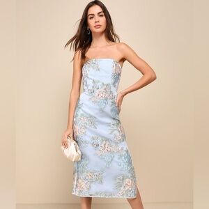Lulu's Strapless Light Blue Floral Midi Dress